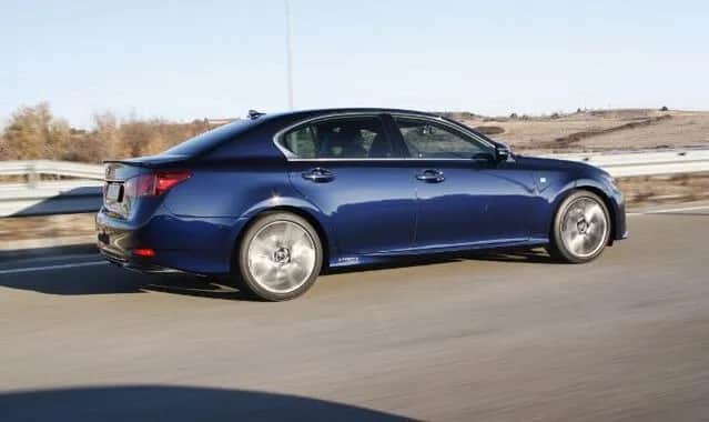 Wymiana akumulatora w Lexusie GS 450h - co musisz wiedzieć?