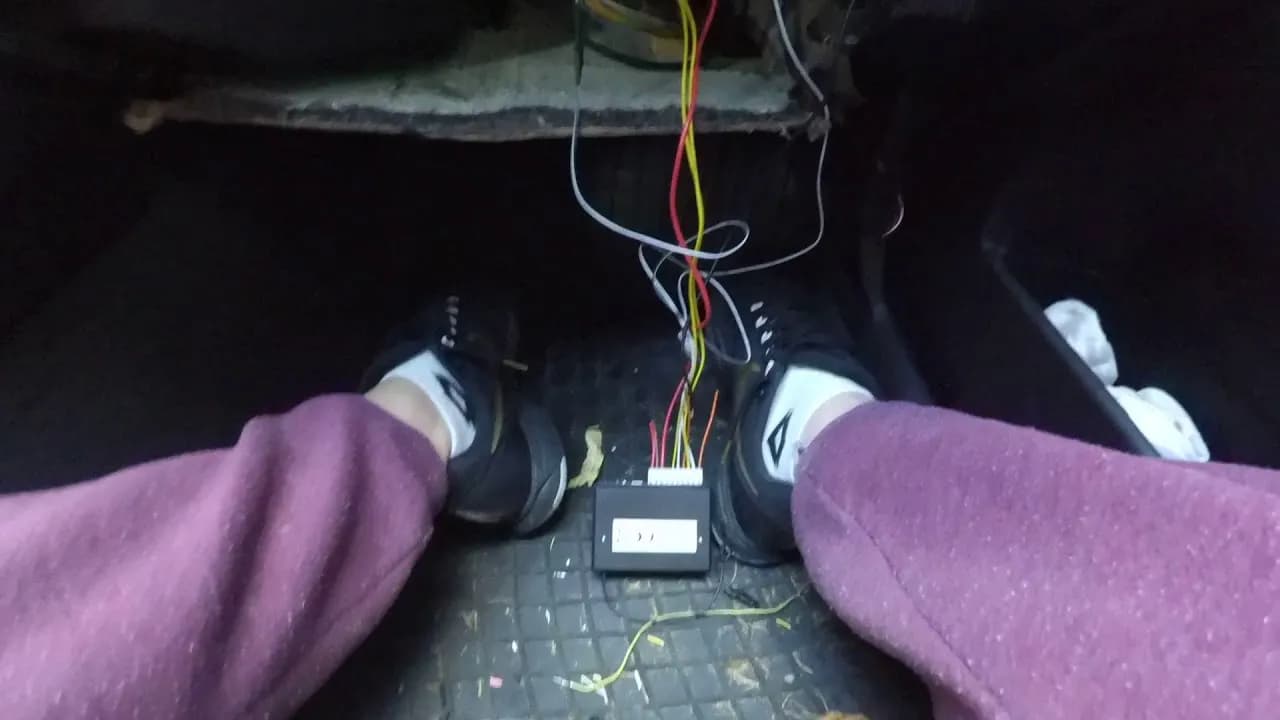 Gdzie jest sterownik centralnego zamka BMW E39? Znajdź go łatwo! Gdzie jest sterownik centralnego zamka BMW E39? Znajdź go łatwo!