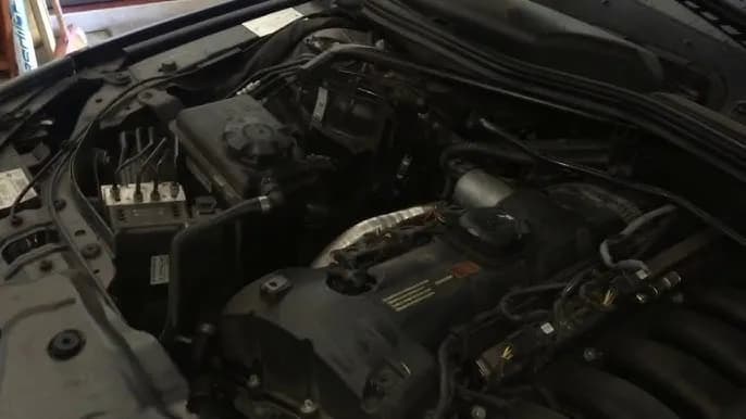 Gdzie jest akumulator w BMW E60? Odkryj jego lokalizację i dostępność