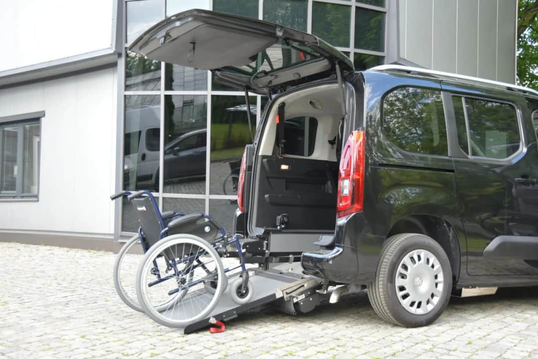 Stwórz maksymalnie klikalny nagłówek SEO z frazami: Bezpieczeństwo, przestrzeń, wygodne samochody