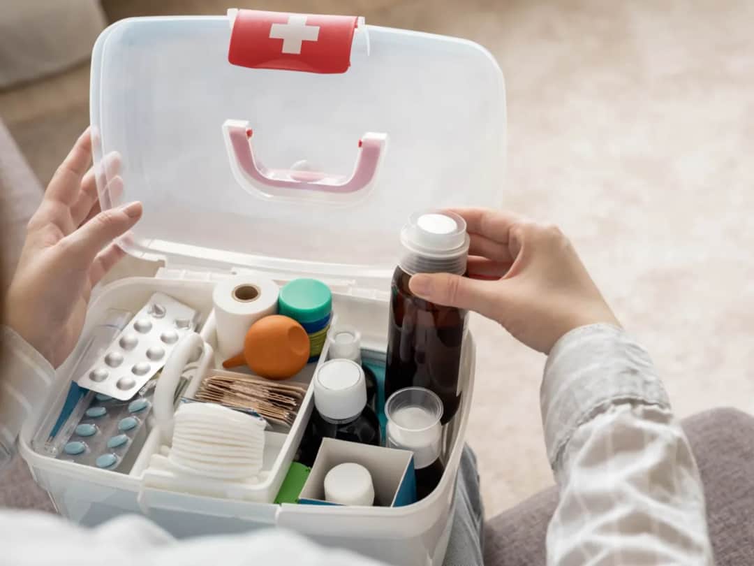 Co powinno znaleźć się w samochodowej apteczce?