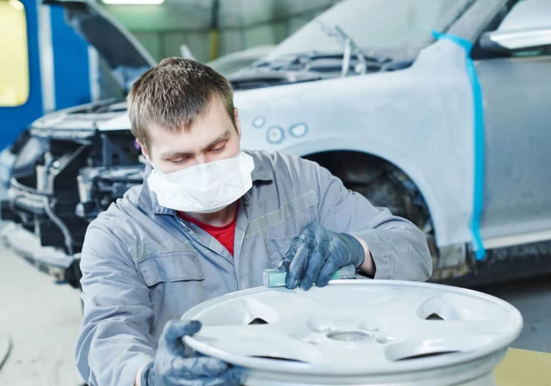 Jak dobrać szpachlę do felg aluminiowych: skuteczna naprawa bez pomyłek