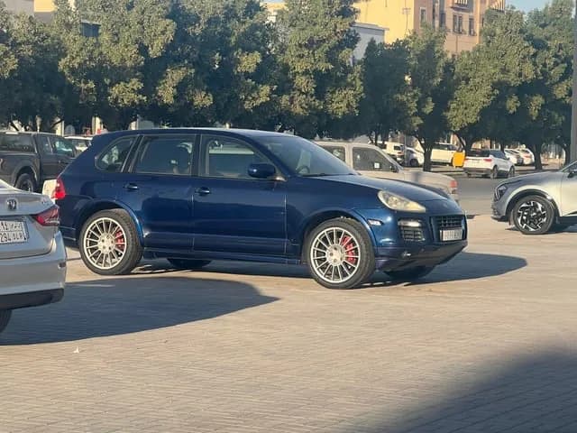 Jak dobrać idealne felgi do niebieskiego auta - najlepsze kolory i wskazówki