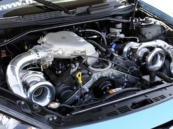 Tuning silników spalinowych: jak zwiększyć moc i wydajność auta