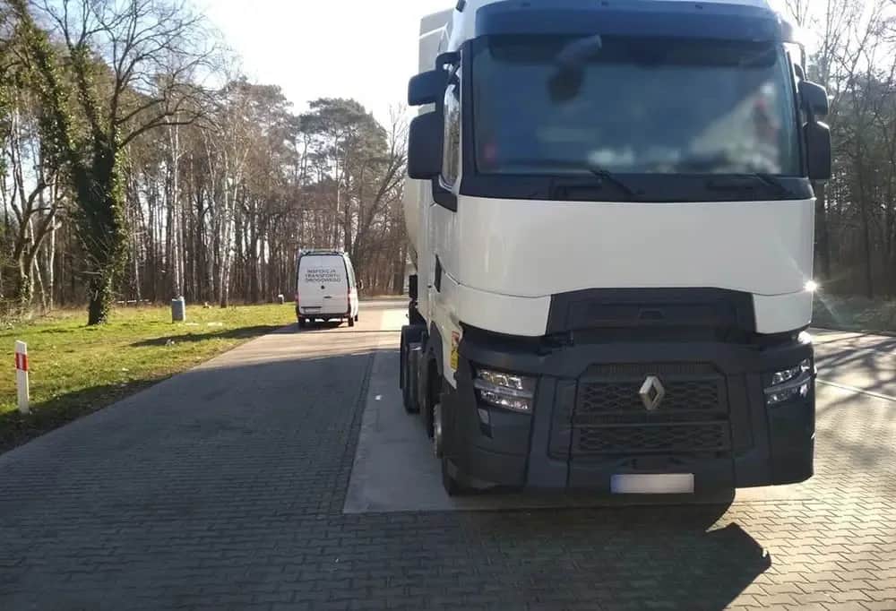 Uwaga kierowcy! Konsekwencje jazdy ciężarówką bez karty kierowcy