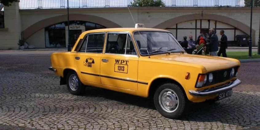 Kultowe samochody z filmów, które zmieniły historię motoryzacji