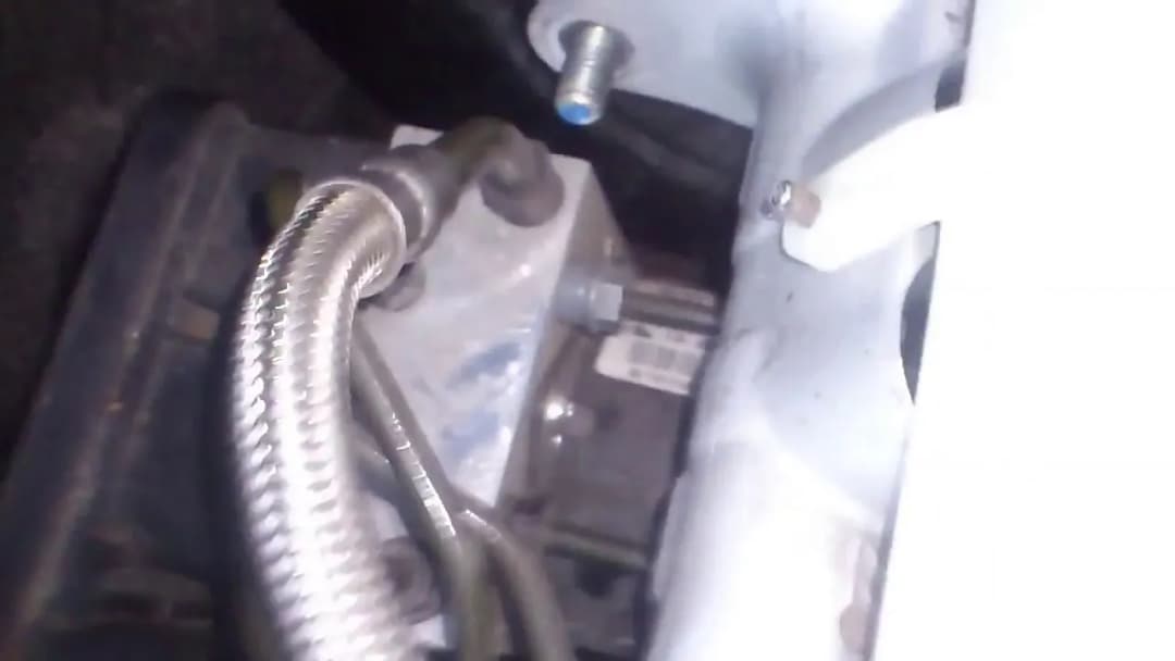 Gdzie jest czujnik DSC BMW E60? Lokalizacja i objawy awarii