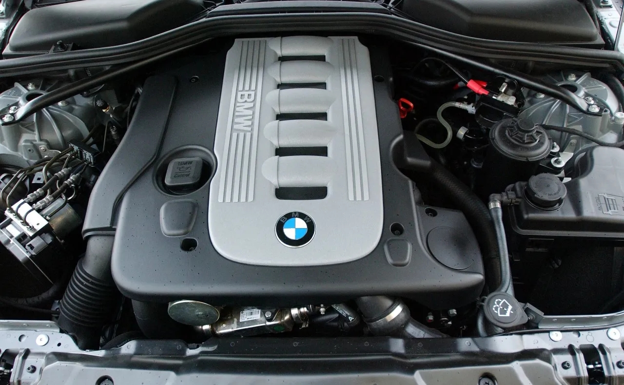 Gdzie jest kod silnika BMW E60? Odkryj łatwe sposoby na znalezienie go