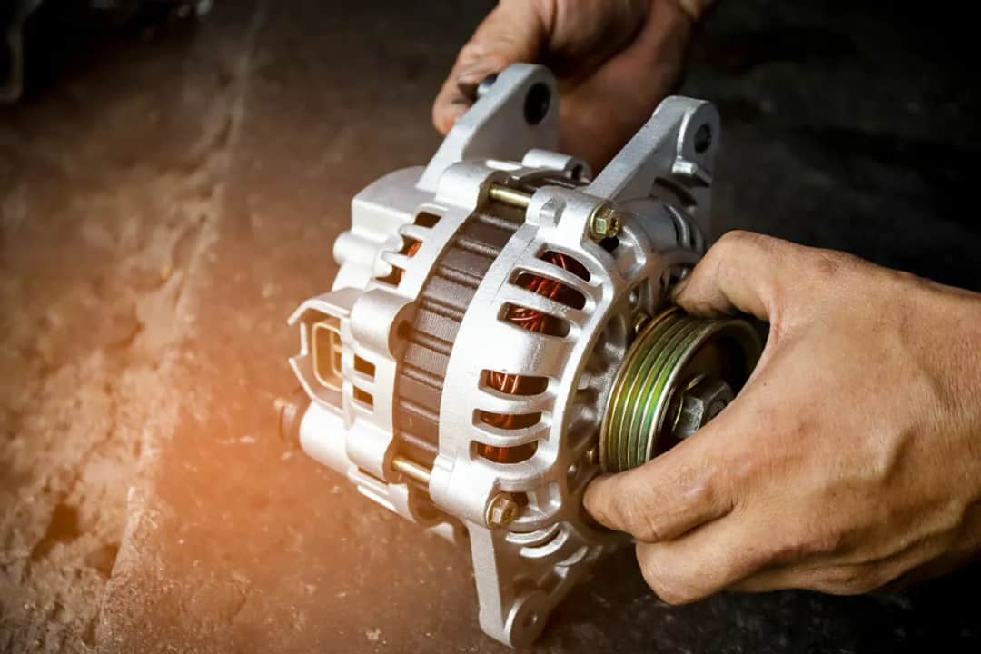 Jak wyjąć alternator Toyota Avensis T25: Instrukcja krok po kroku w 30 minut