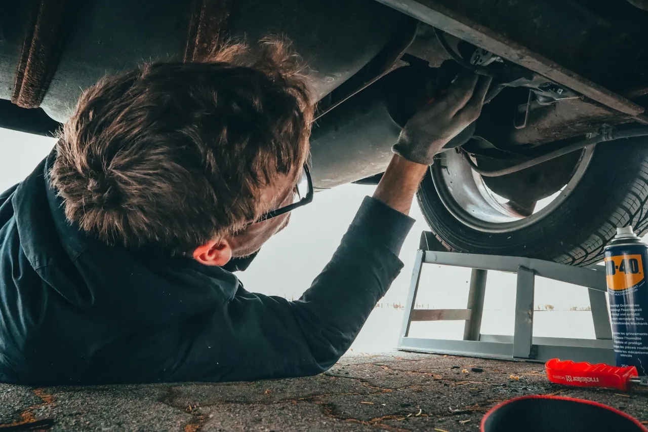 Kobyłki warsztatowe – poznaj te modele, które są polecane wśród mechaników