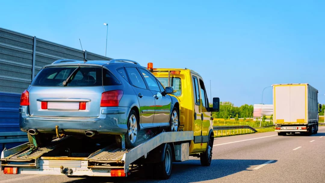 Laweta na lawecie: Jak działa transport specjalistyczny?