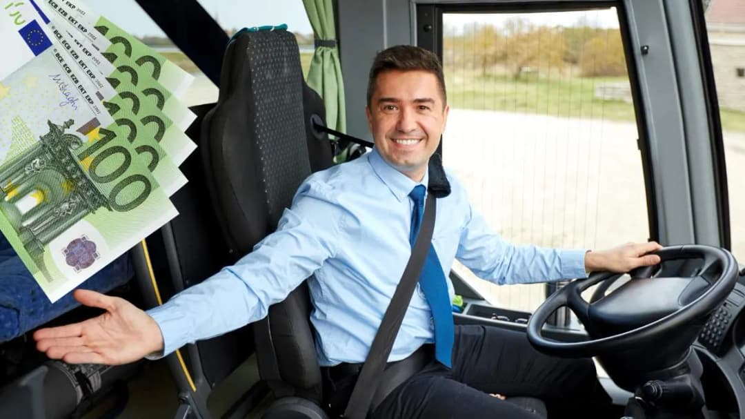 Ile zarabia kierowca autobusu szkolnego? Zarobki, które zaskakują
