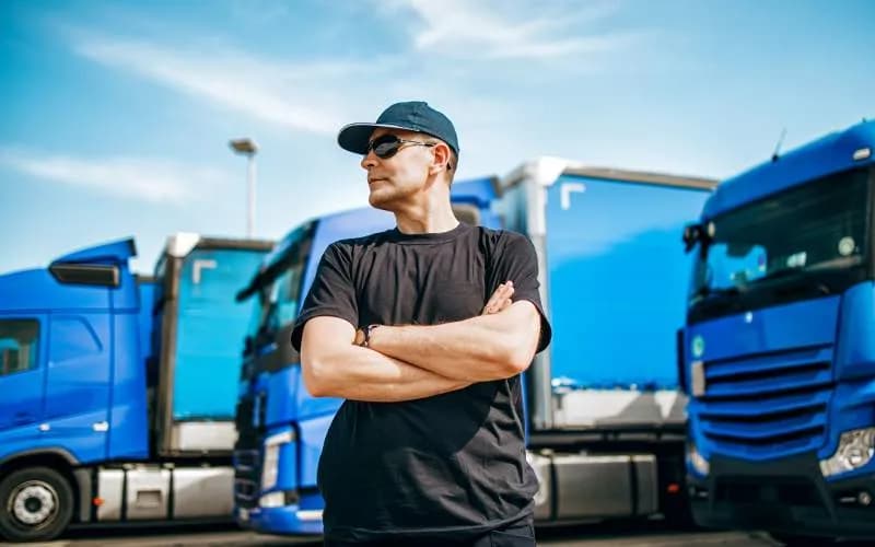 Ile zarabia kierowca międzynarodowy kat C+E? Zaskakujące stawki w transporcie